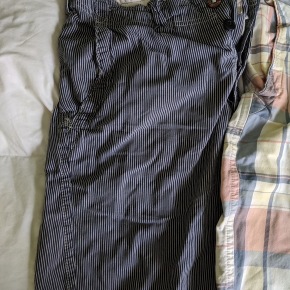 2 Hollister shorts - Picture 4 of 4